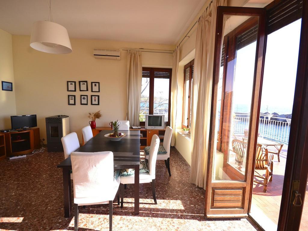 Cozy Holiday Home In Pozzillo With Terrace Acireale Dış mekan fotoğraf