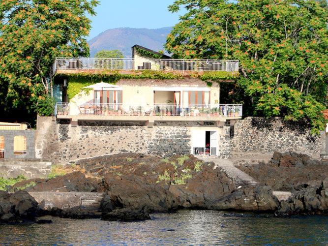 Cozy Holiday Home In Pozzillo With Terrace Acireale Dış mekan fotoğraf